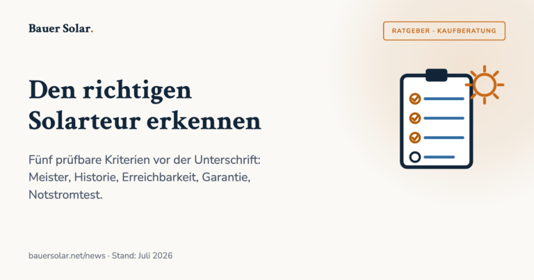 Titelgrafik: Den richtigen Solarteur erkennen – Checkliste mit Häkchen im Bauer-Solar-Stil